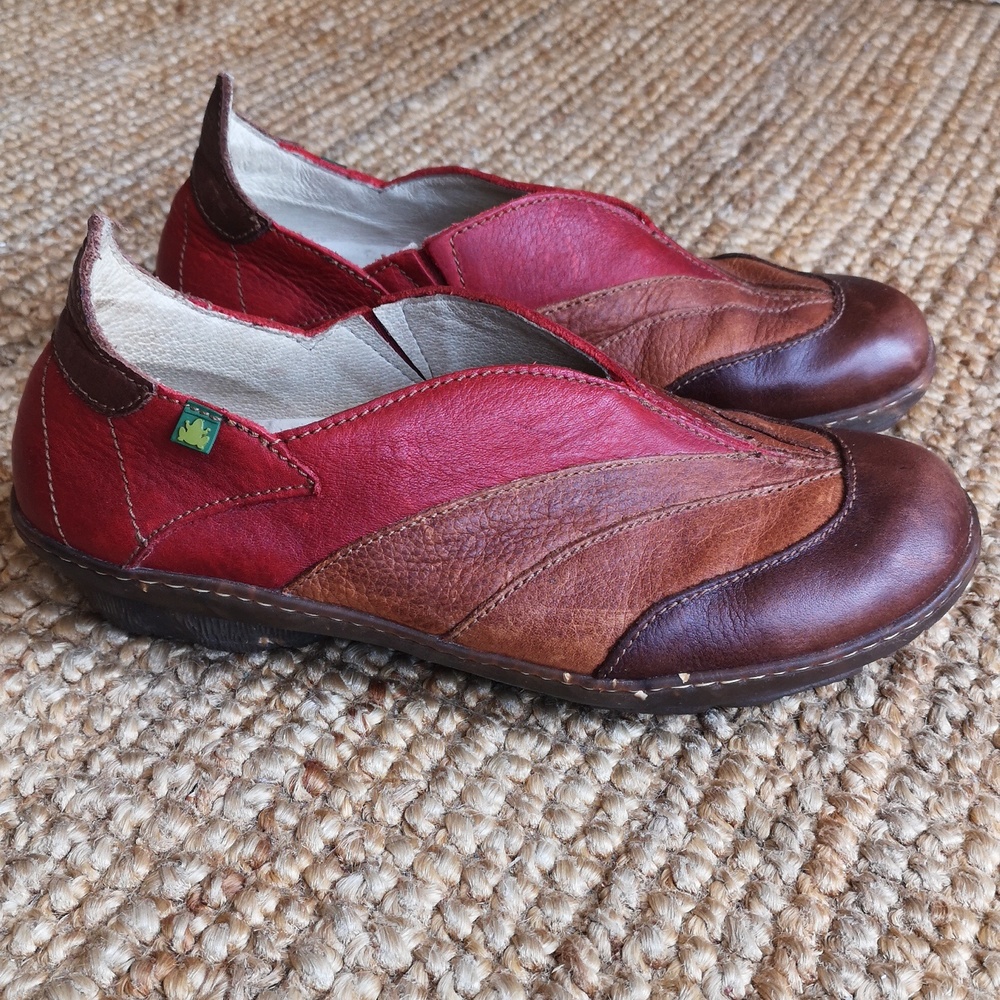 El Naturalista slip-ons